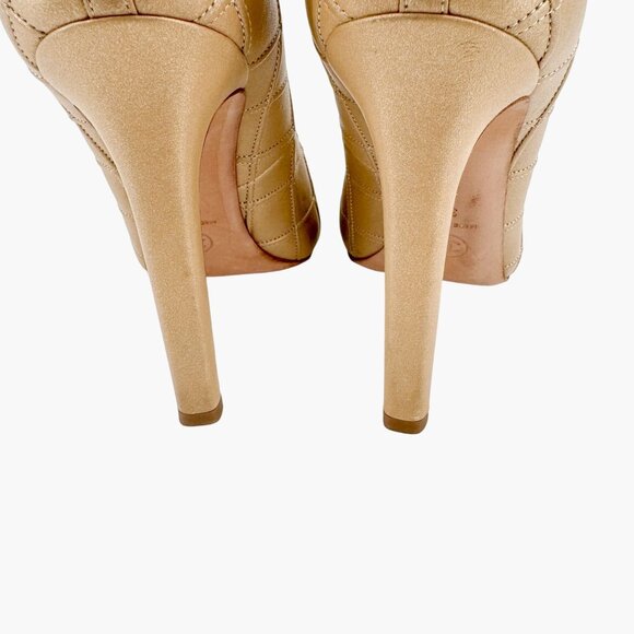 Chanel CC Cap Toe Quilted Pumps EU 39C US 8-8.5 Gold Beige Leather Two Tone Heel - Picture 7 of 14